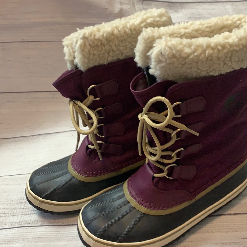 Sorel Winter Carvinal snow boots womens size 10